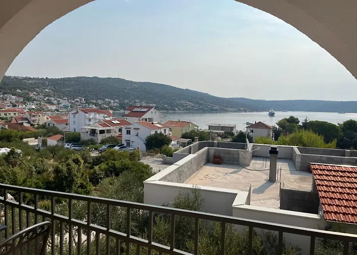 Apartments Pralija